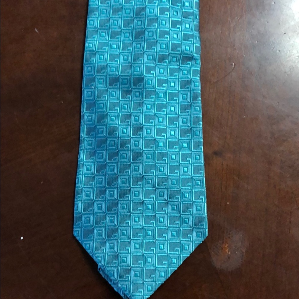 Gucci meant tie 100%silk